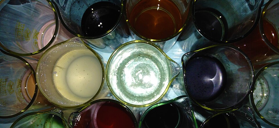 Practical 21 — Observing the colours of Fe(II), Fe(III) and Cu(II) salts with HCl and ammonia